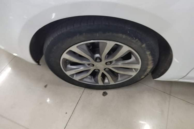 Used Buick GT 2021 1.3T Automatic Mild Hybrid Elite Version Left Front Wheel Hub