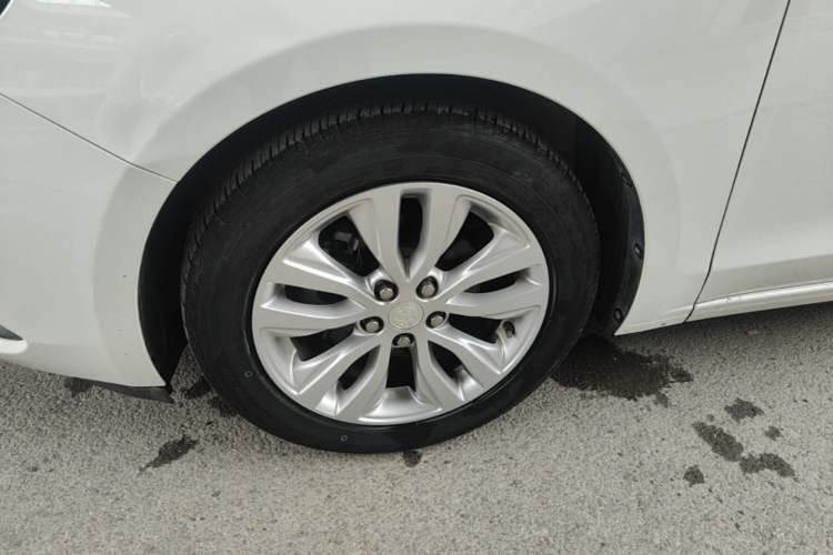 Used Buick GT 2021 Exemplar 1.5L Automatic Elite Version Left Front Wheel Hub