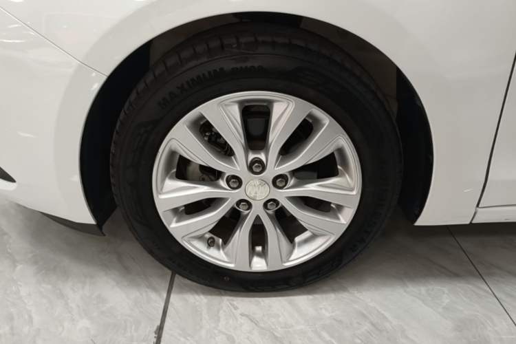 Used Buick GT 2021 Revised Version Flagship 1.5L Automatic Elite Edition Left Front Wheel Hub