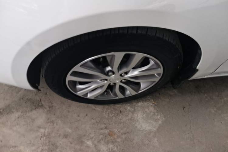 Used Buick GT 2021 1.3T Automatic Mild Hybrid Elite Version Left Front Wheel Hub