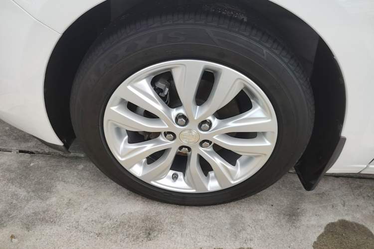 Used Buick GT 2021 Revised Version Flagship 1.5L Automatic Elite Edition Left Front Wheel Hub