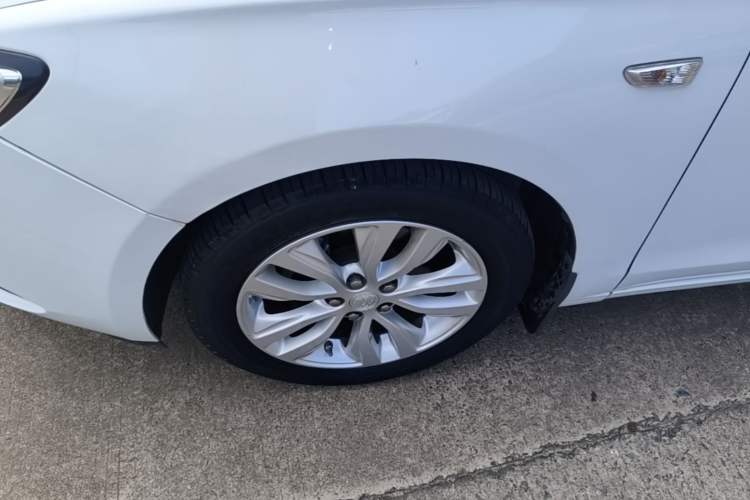 Used Buick GT 2021 Revised Version Flagship 1.5L Automatic Elite Edition Left Front Wheel Hub