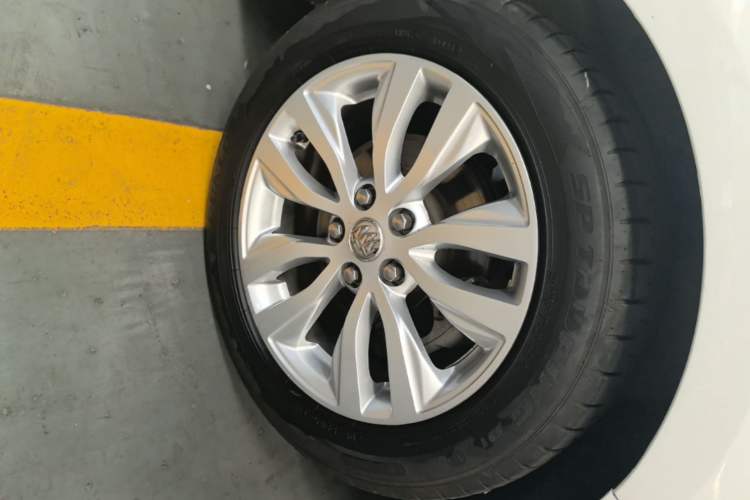 Used Buick GT 2021 Revised Version Flagship 1.5L Automatic Elite Edition Left Front Wheel Hub