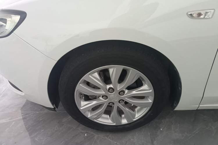 Used Buick GT 2021 Exemplar 1.5L Automatic Elite Version Left Front Wheel Hub