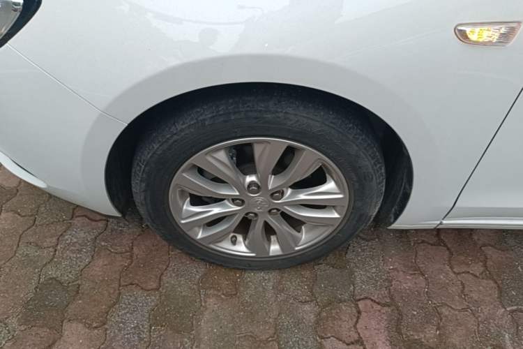 Used Buick GT 2021 Revised Version Flagship 1.5L Automatic Entry-Level Trim Left Front Wheel Hub