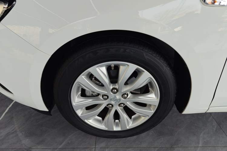 Used Buick GT 2021 Revised Version Flagship 1.5L Automatic Elite Edition Left Front Wheel Hub