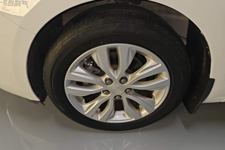 Used Buick GT 2021 Revised Version Flagship 1.5L Automatic Elite Edition Left Front Wheel Hub