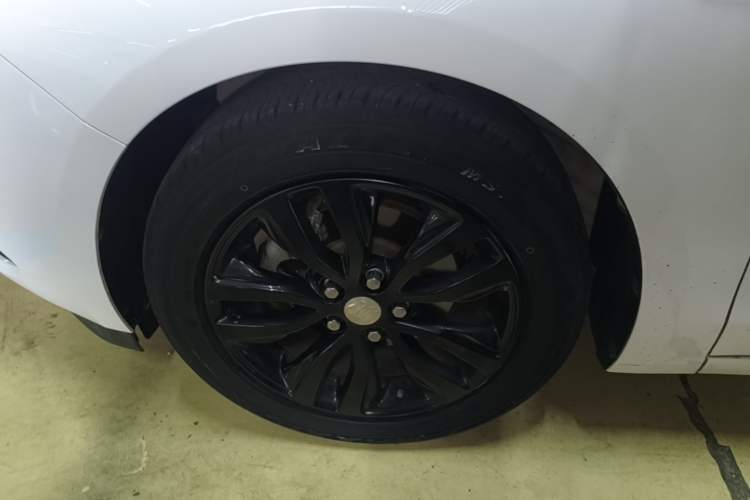 Used Buick GT 2021 Revised Version Flagship 1.5L Automatic Entry-Level Trim Left Front Wheel Hub