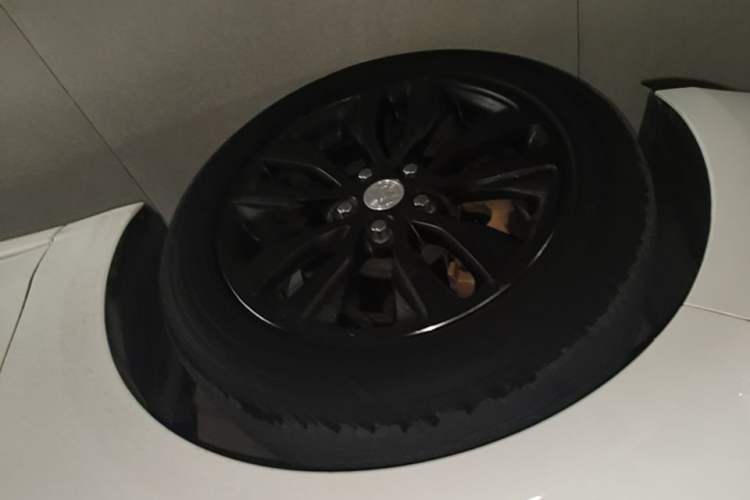 Used Buick GT 2021 Revised Version 1.3T Automatic Mild Hybrid Elite Edition Left Front Wheel Hub