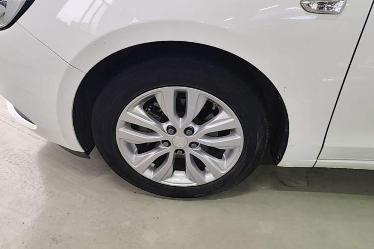 Used Buick GT 2021 Exemplar 1.5L Automatic Elite Version Left Front Wheel Hub