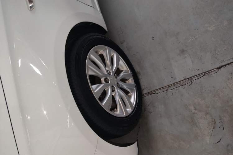 Used Buick GT 2021 Revised Version Flagship 1.5L Automatic Elite Edition Left Front Wheel Hub