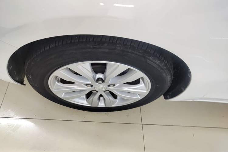 Used Buick GT 2021 Revised Version Flagship 1.5L Automatic Entry-Level Trim Left Front Wheel Hub