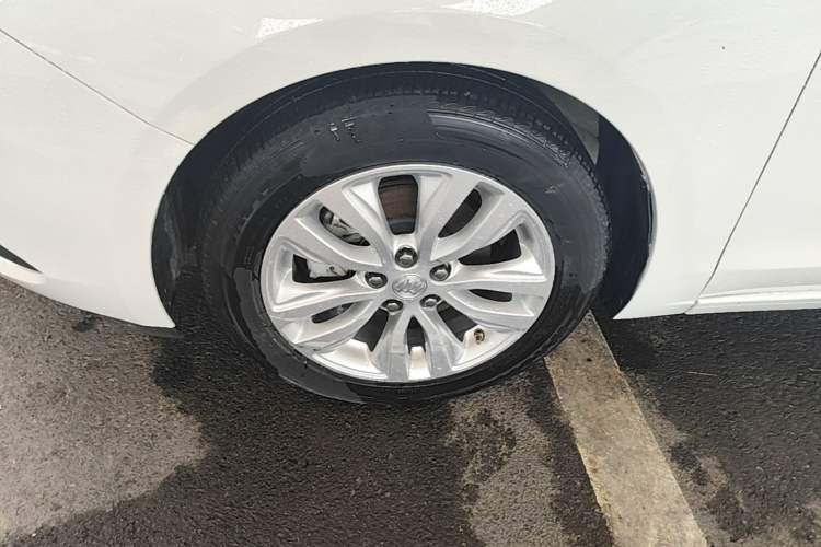 Used Buick GT 2021 Revised Version Flagship 1.5L Automatic Entry-Level Trim Left Front Wheel Hub