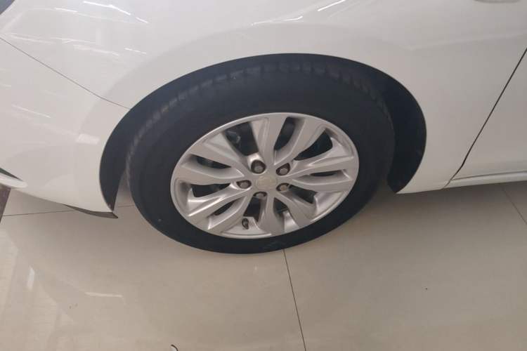 Used Buick GT 2021 Exemplar 1.5L Automatic Elite Version Left Front Wheel Hub
