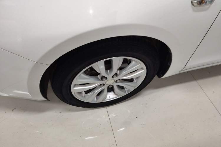 Used Buick GT 2021 Revised Version Flagship 1.5L Automatic Elite Edition Left Front Wheel Hub