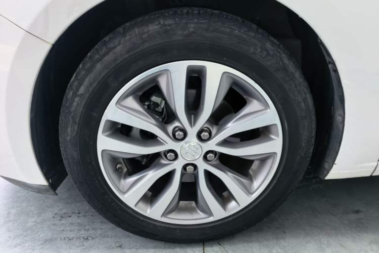 Used Buick GT 2021 Revised Version 1.3T Automatic Mild Hybrid Elite Edition Left Front Wheel Hub