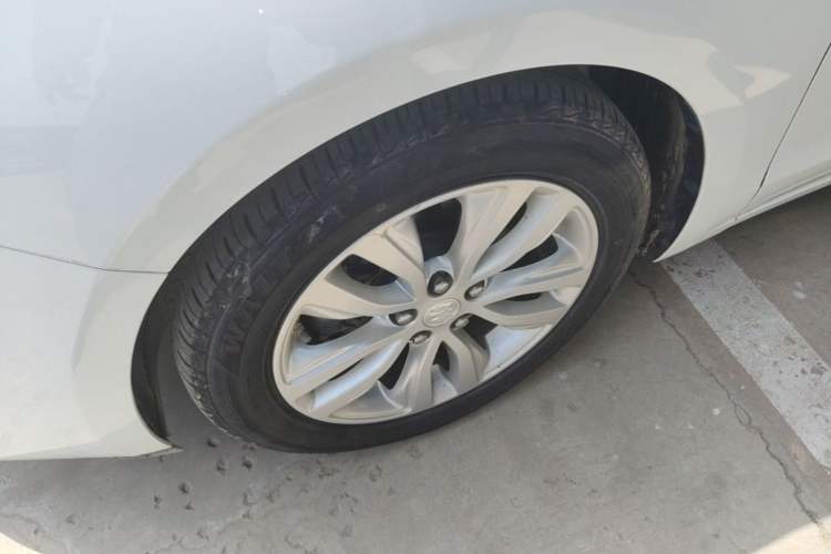 Used Buick GT 2021 Revised Version Flagship 1.5L Automatic Elite Edition Left Front Wheel Hub