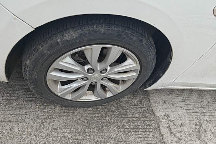 Used Buick GT 2021 Revised Version Flagship 1.5L Automatic Elite Edition Left Front Wheel Hub
