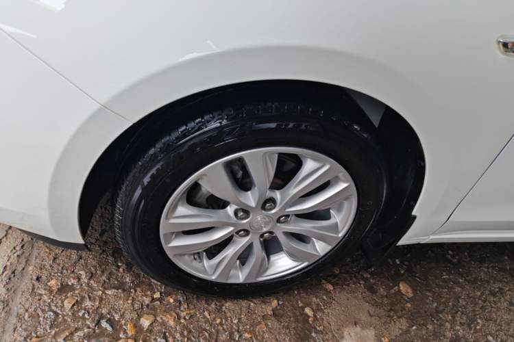Used Buick GT 2021 Revised Version Flagship 1.5L Automatic Entry-Level Trim Left Front Wheel Hub