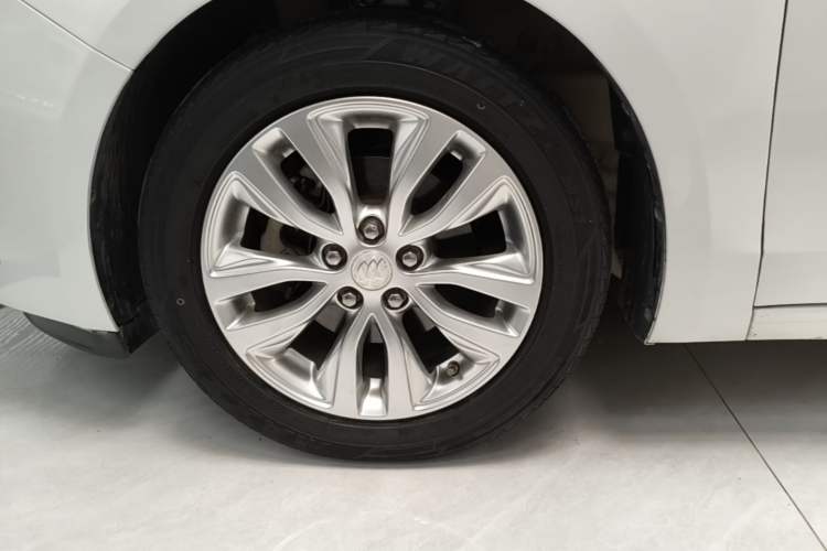 Used Buick GT 2021 Exemplar 1.5L Automatic Elite Version Left Front Wheel Hub