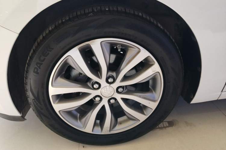 Used Buick GT 2021 1.3T Automatic Mild Hybrid Elite Version Left Front Wheel Hub