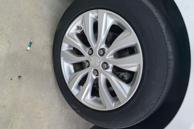Used Buick GT 2021 Revised Version Flagship 1.5L Automatic Elite Edition Left Front Wheel Hub