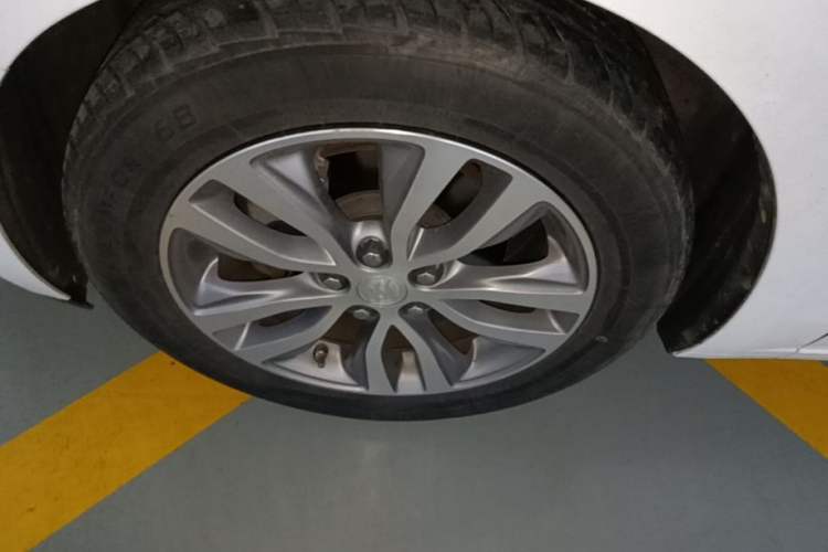Used Buick GT 2021 1.3T Automatic Mild Hybrid Elite Version Left Front Wheel Hub