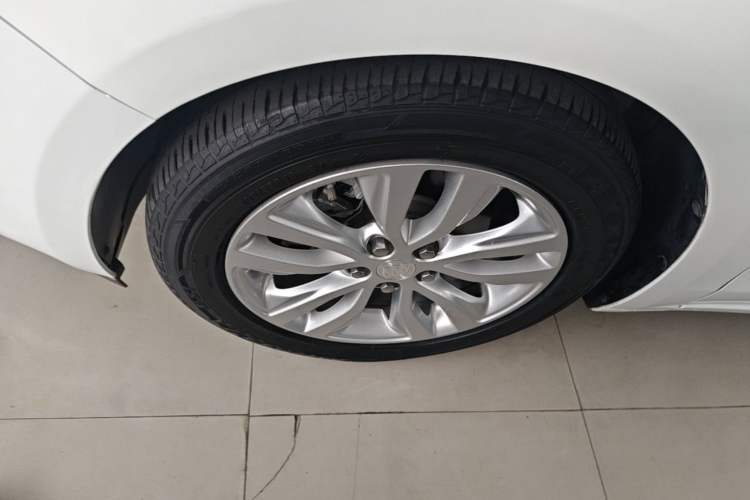 Used Buick GT 2021 Revised Version Flagship 1.5L Automatic Entry-Level Trim Left Front Wheel Hub