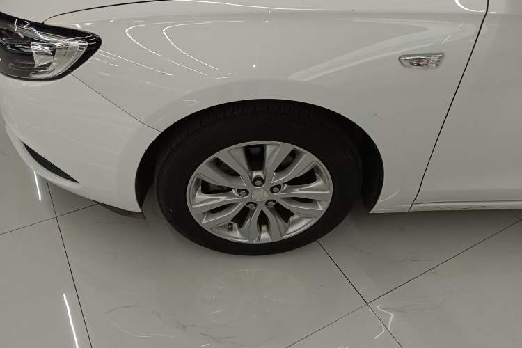 Used Buick GT 2021 Revised Version Flagship 1.5L Automatic Elite Edition Left Front Wheel Hub