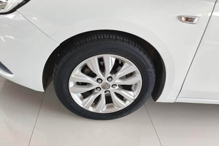 Used Buick GT 2021 Revised Version Flagship 1.5L Automatic Elite Edition Left Front Wheel Hub
