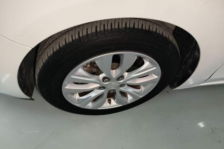 Used Buick GT 2021 Revised Version Flagship 1.5L Automatic Elite Edition Left Front Wheel Hub