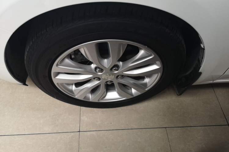 Used Buick GT 2021 Revised Version Flagship 1.5L Automatic Elite Edition Left Front Wheel Hub