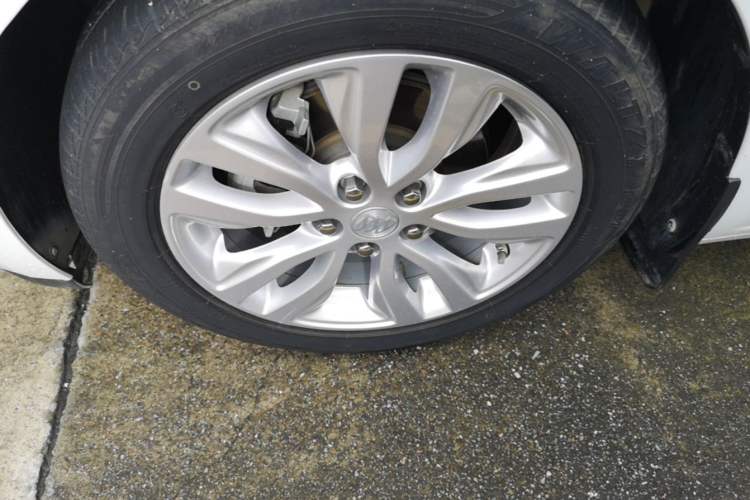 Used Buick GT 2021 Revised Version Flagship 1.5L Automatic Entry-Level Trim Left Front Wheel Hub