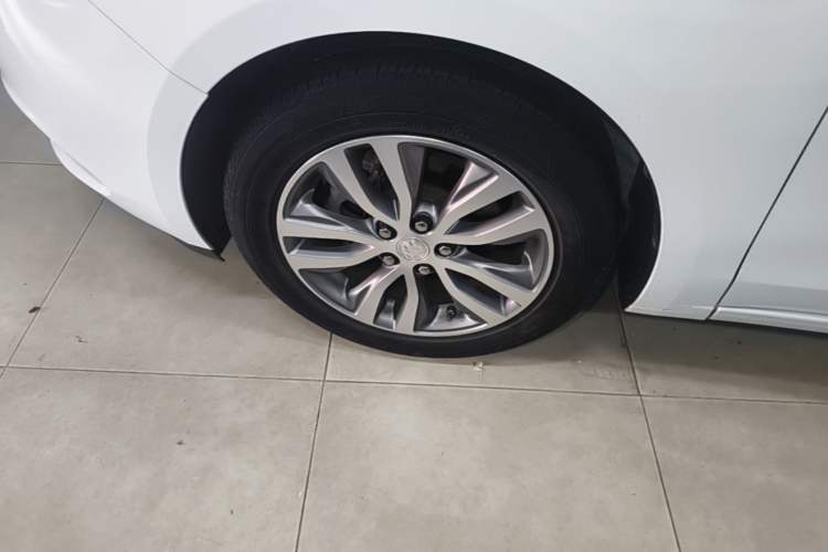 Used Buick GT 2021 Revised Version 1.3T Automatic Mild Hybrid Advanced Edition Left Front Wheel Hub