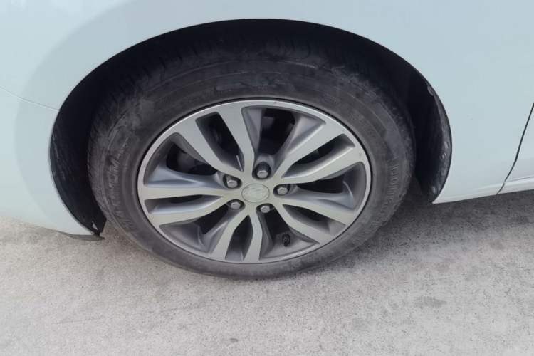 Used Buick GT 2021 1.3T Automatic Mild Hybrid Elite Version Left Front Wheel Hub