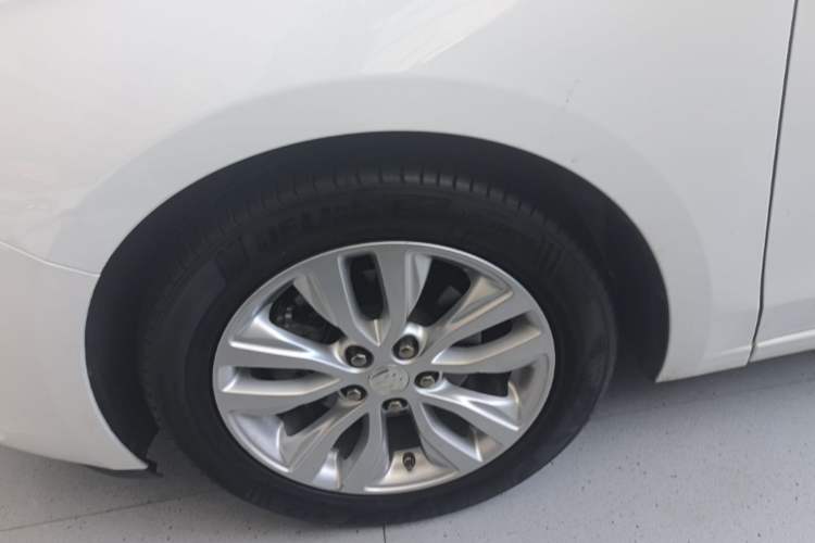 Used Buick GT 2021 Revised Version Flagship 1.5L Automatic Elite Edition Left Front Wheel Hub