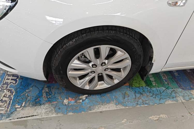 Used Buick GT 2021 Revised Version Flagship 1.5L Automatic Entry-Level Trim Left Front Wheel Hub