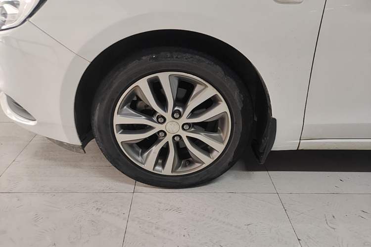 Used Buick GT 2021 1.3T Automatic Mild Hybrid Elite Version Left Front Wheel Hub