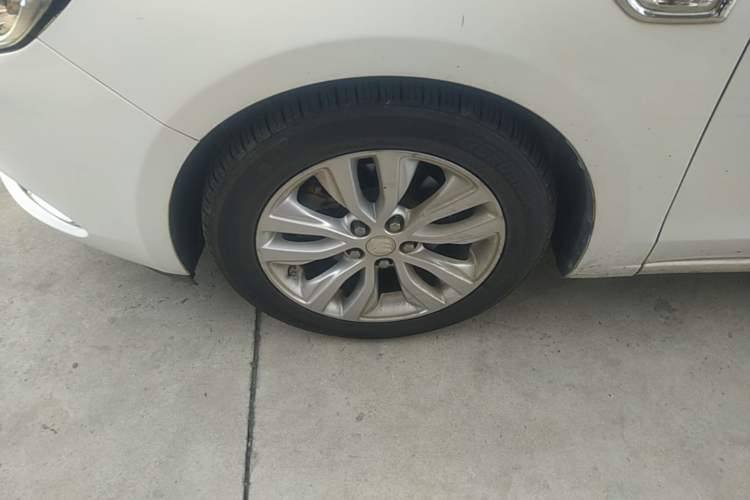 Used Buick GT 2021 Revised Version Flagship 1.5L Automatic Elite Edition Left Front Wheel Hub