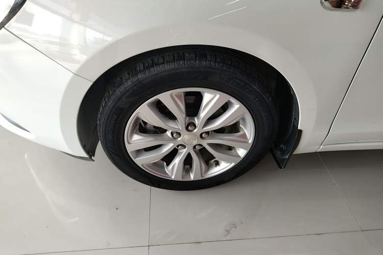 Used Buick GT 2021 Revised Version Flagship 1.5L Automatic Elite Edition Left Front Wheel Hub