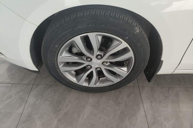 Used Buick GT 2021 1.3T Automatic Mild Hybrid Elite Version Left Front Wheel Hub