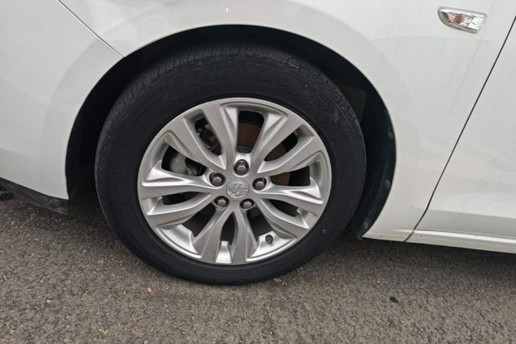 Used Buick GT 2021 Exemplar 1.5L Automatic Elite Version Left Front Wheel Hub
