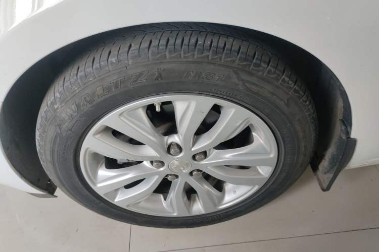 Used Buick GT 2021 Revised Version Flagship 1.5L Automatic Elite Edition Left Front Wheel Hub