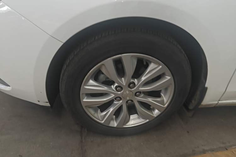 Used Buick GT 2021 Revised Version Flagship 1.5L Automatic Entry-Level Trim Left Front Wheel Hub