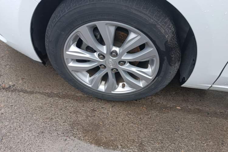 Used Buick GT 2021 Revised Version Flagship 1.5L Automatic Elite Edition Left Front Wheel Hub