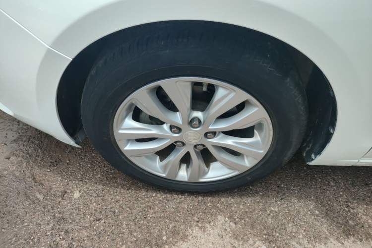 Used Buick GT 2021 Revised Version Flagship 1.5L Automatic Elite Edition Left Front Wheel Hub