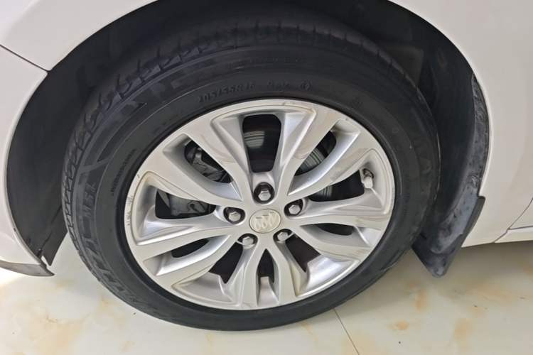 Used Buick GT 2021 Revised Version Flagship 1.5L Automatic Elite Edition Left Front Wheel Hub