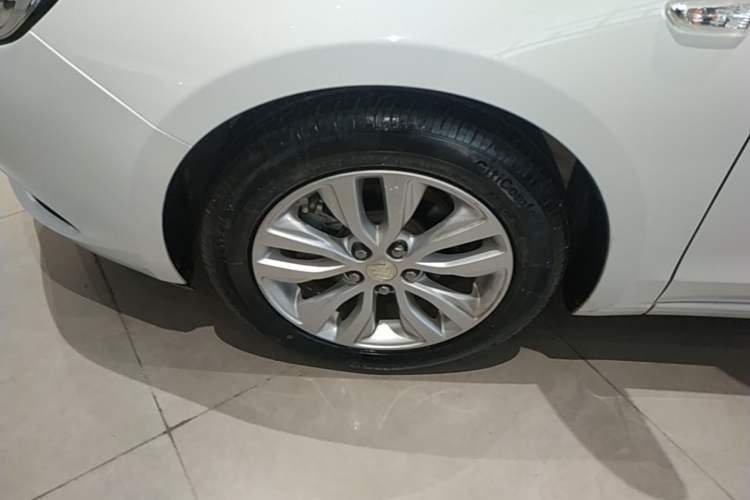 Used Buick GT 2021 Revised Version Flagship 1.5L Automatic Elite Edition Left Front Wheel Hub