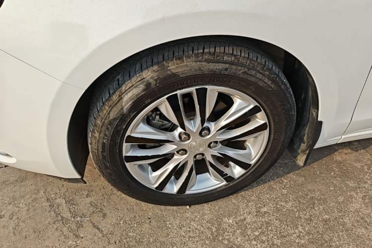 Used Buick GT 2021 Revised Version Flagship 1.5L Automatic Elite Edition Left Front Wheel Hub