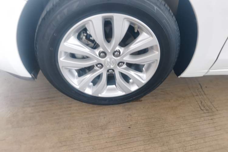 Used Buick GT 2021 Exemplar 1.5L Automatic Elite Version Left Front Wheel Hub